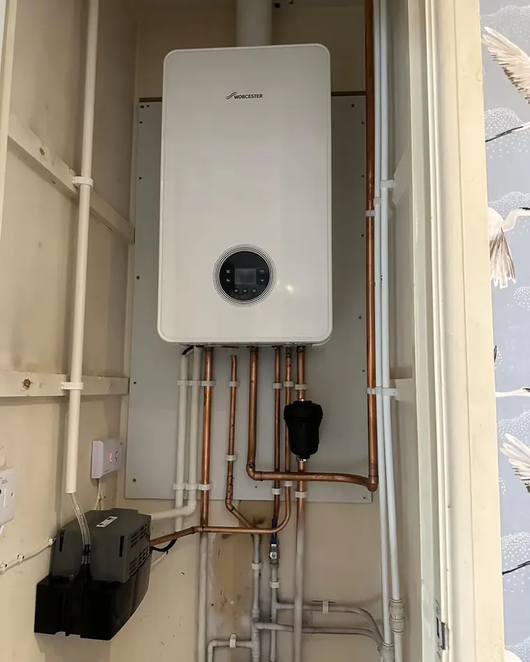 Worcester Bosch boiler with new copper pipework and a filter